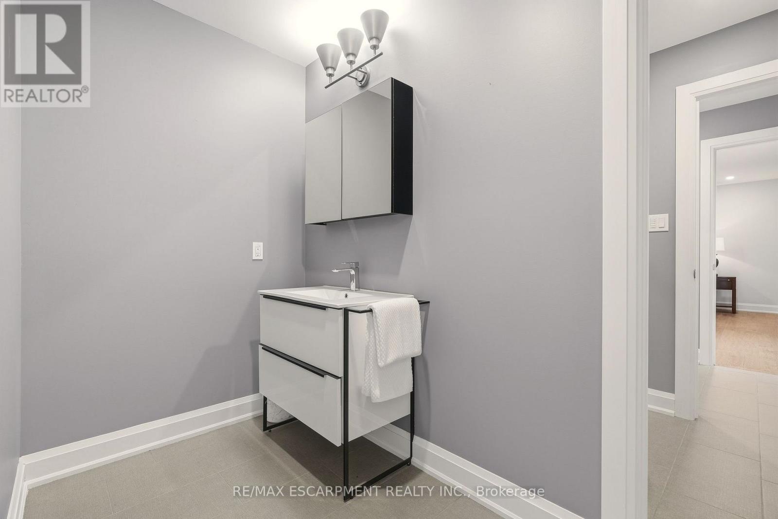 1354 No 1 Side Road N, Burlington, Ontario  L7P 0R9 - Photo 33 - W12876610