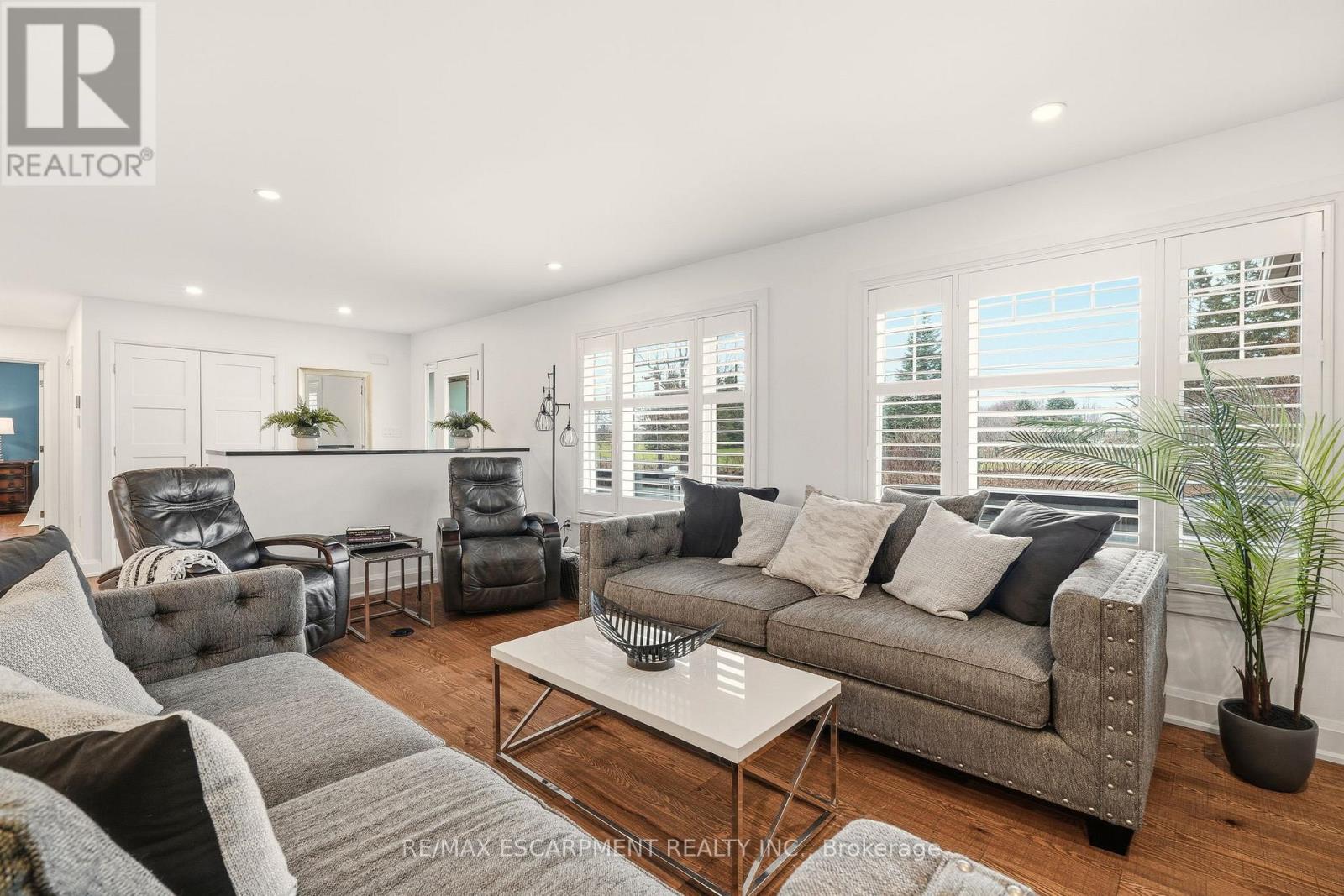 1354 No 1 Side Road N, Burlington, Ontario  L7P 0R9 - Photo 7 - W12876610