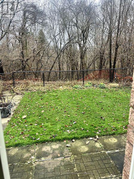 Upper - 29 Hollowgrove Boulevard, Brampton, Ontario  L6P 1B1 - Photo 12 - W12876684