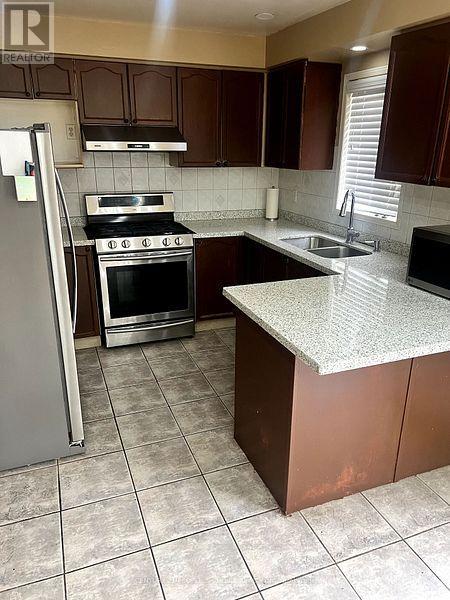 Upper - 29 Hollowgrove Boulevard, Brampton, Ontario  L6P 1B1 - Photo 6 - W12876684