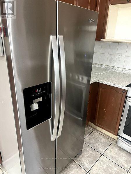 Upper - 29 Hollowgrove Boulevard, Brampton, Ontario  L6P 1B1 - Photo 8 - W12876684