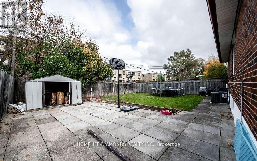 Upper - 16 Brisco Street, Brampton, Ontario  L6V 1W8 - Photo 17 - W12876692