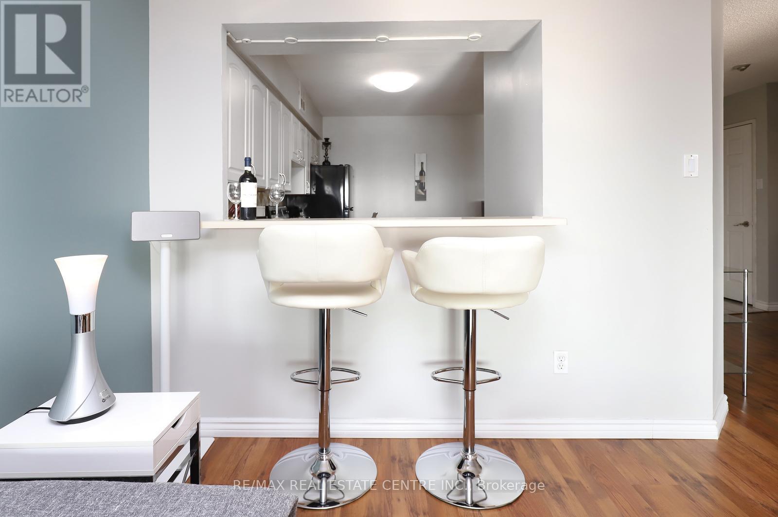 1704 - 26 Hanover Road, Brampton, Ontario  L6S 4T2 - Photo 11 - W12876726