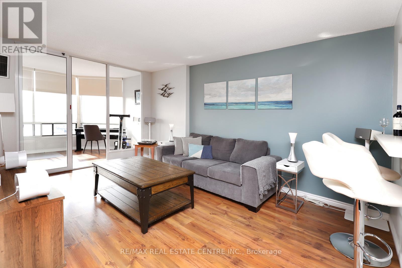 1704 - 26 Hanover Road, Brampton, Ontario  L6S 4T2 - Photo 12 - W12876726