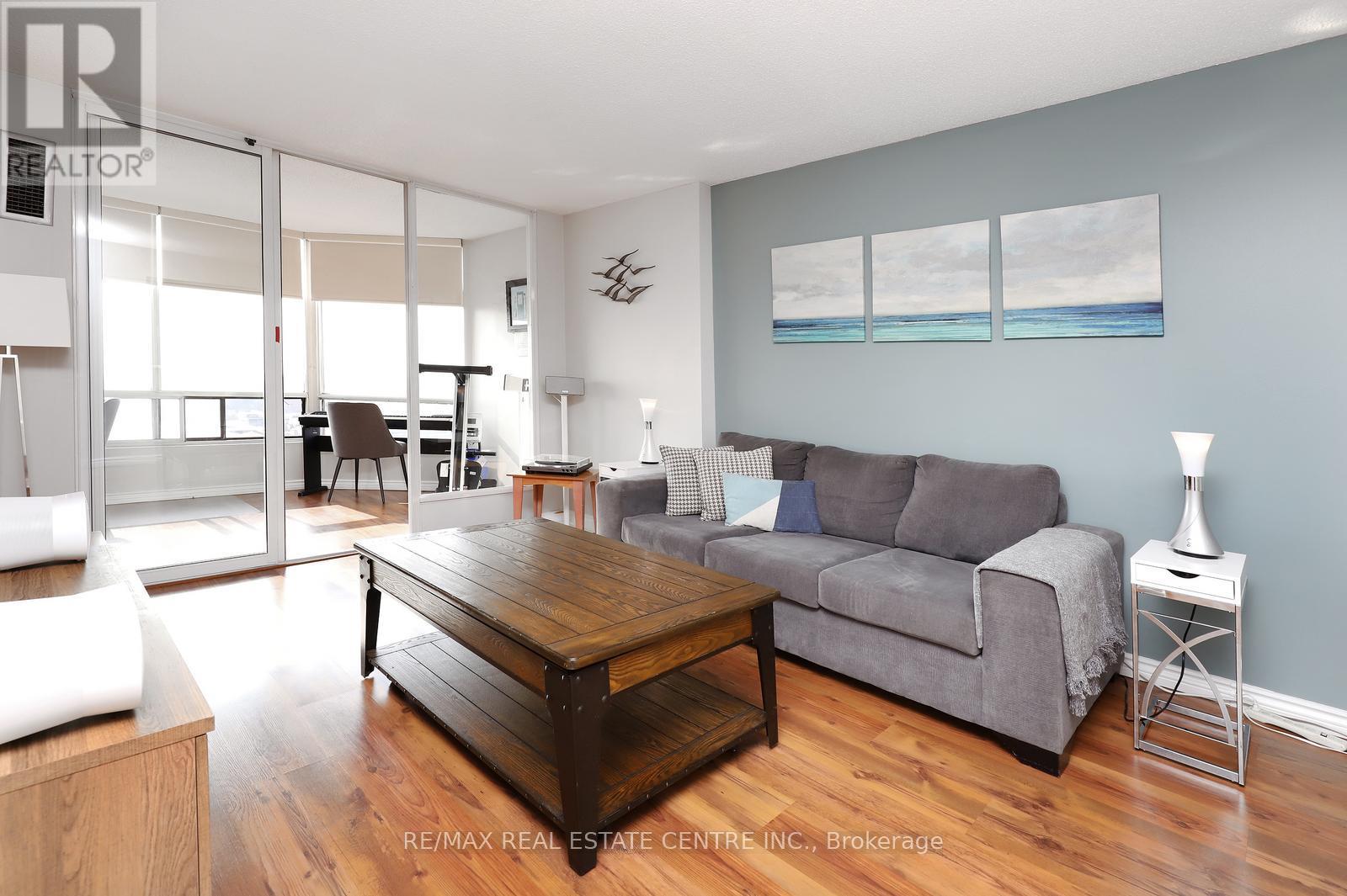 1704 - 26 Hanover Road, Brampton, Ontario  L6S 4T2 - Photo 13 - W12876726