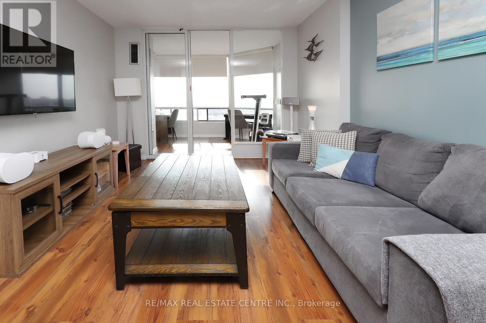 1704 - 26 Hanover Road, Brampton, Ontario  L6S 4T2 - Photo 14 - W12876726