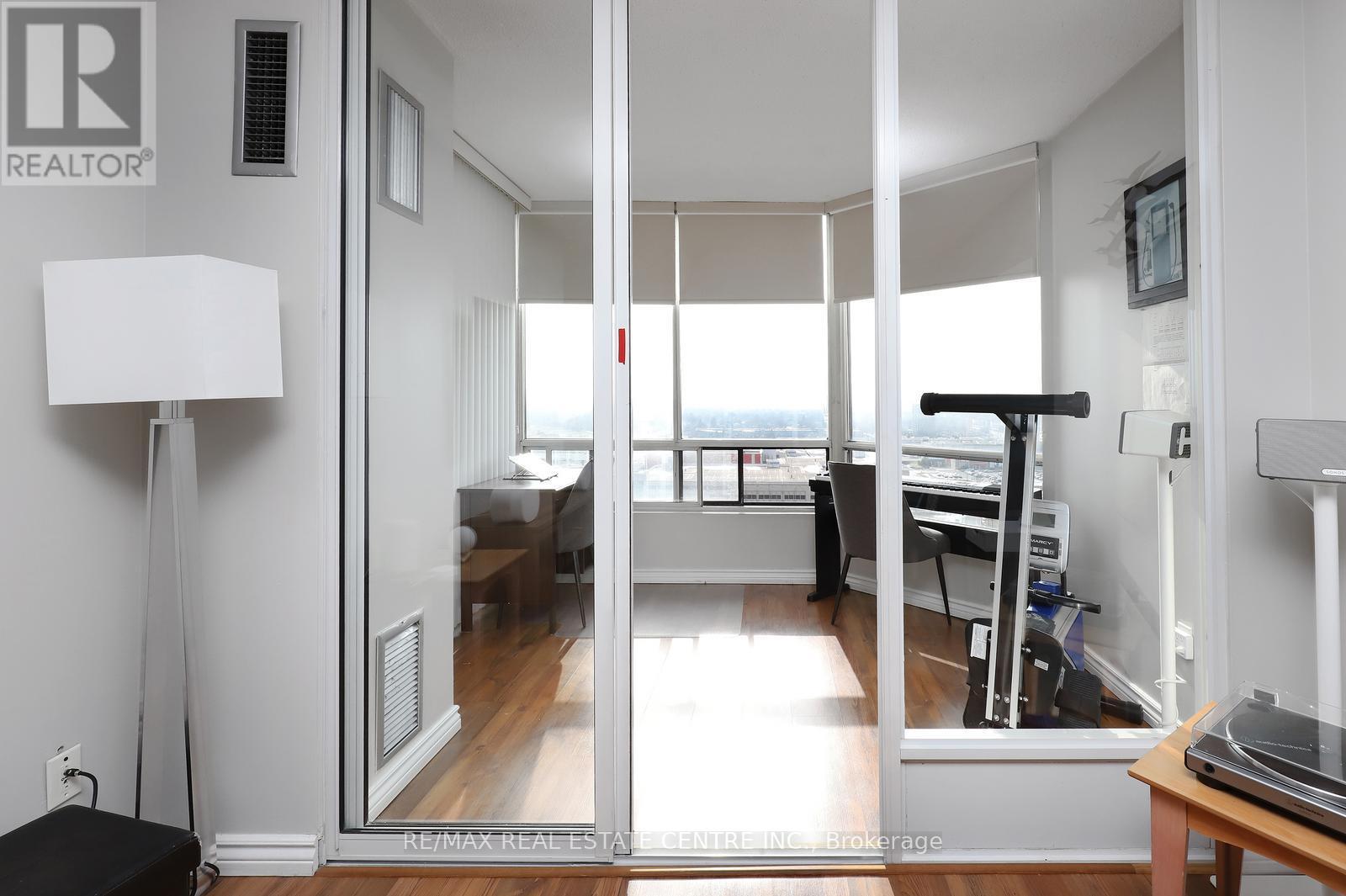 1704 - 26 Hanover Road, Brampton, Ontario  L6S 4T2 - Photo 16 - W12876726