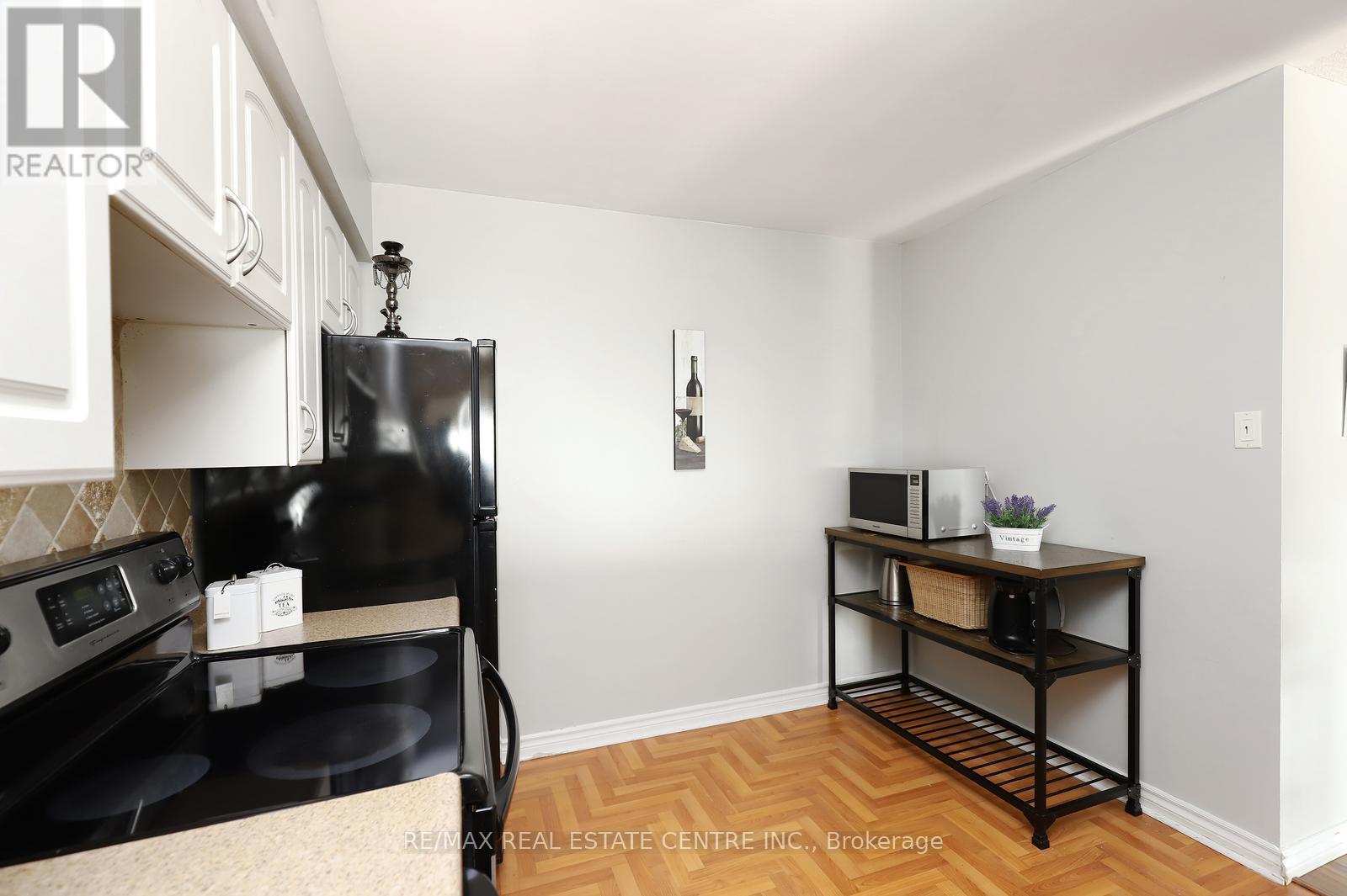 1704 - 26 Hanover Road, Brampton, Ontario  L6S 4T2 - Photo 8 - W12876726