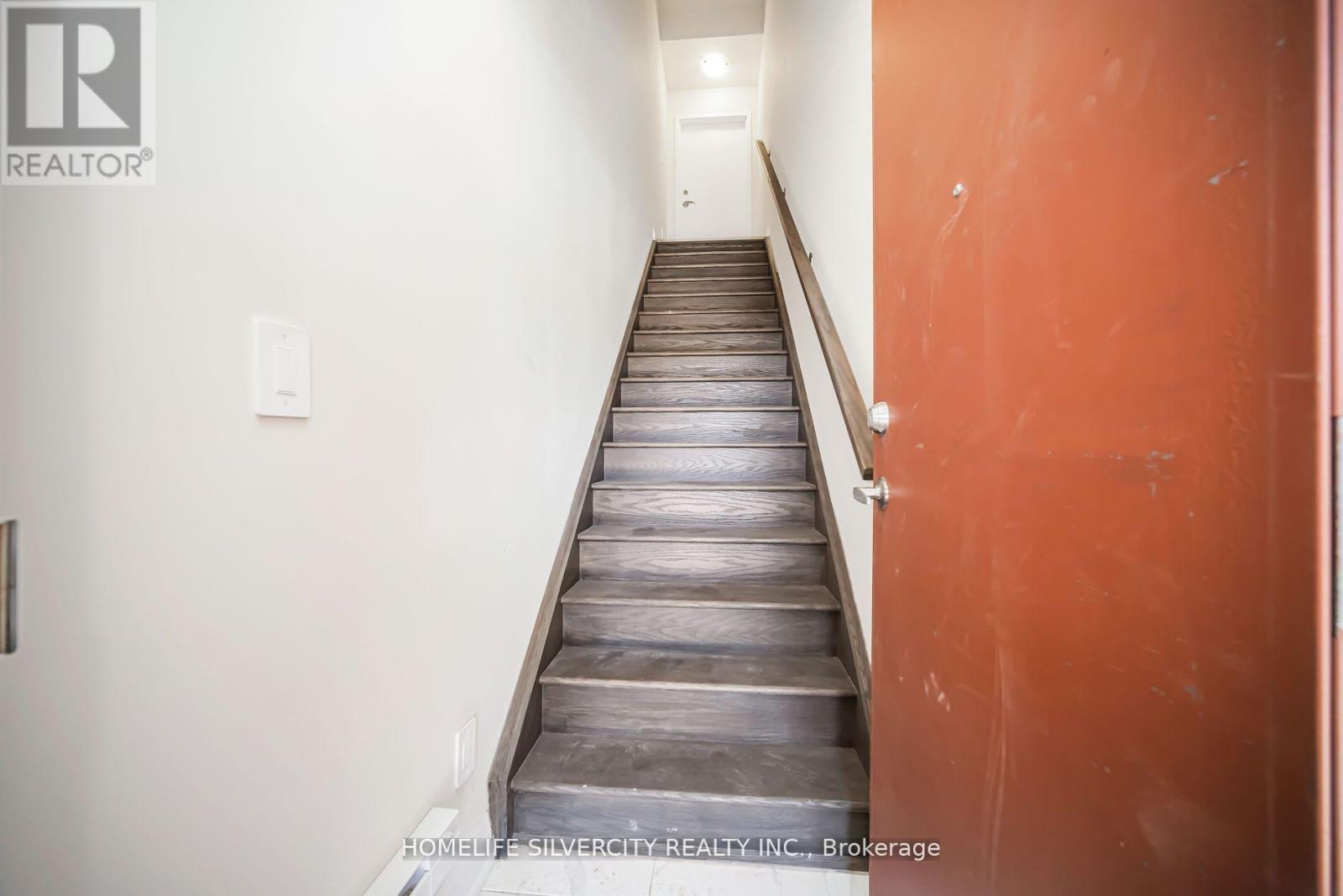 109 - 1577 Rose Way, Milton (Cb Cobban), Ontario  L9E 1N4 - Photo 2 - W12876738