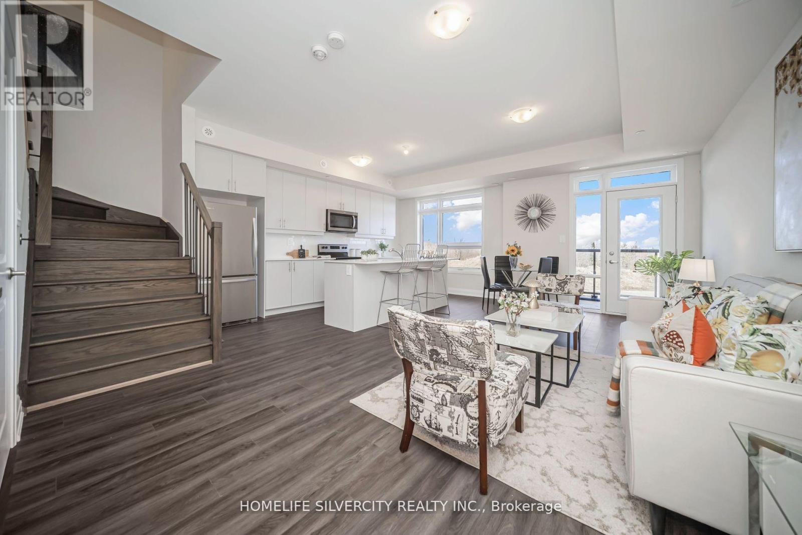 109 - 1577 Rose Way, Milton (Cb Cobban), Ontario  L9E 1N4 - Photo 3 - W12876738