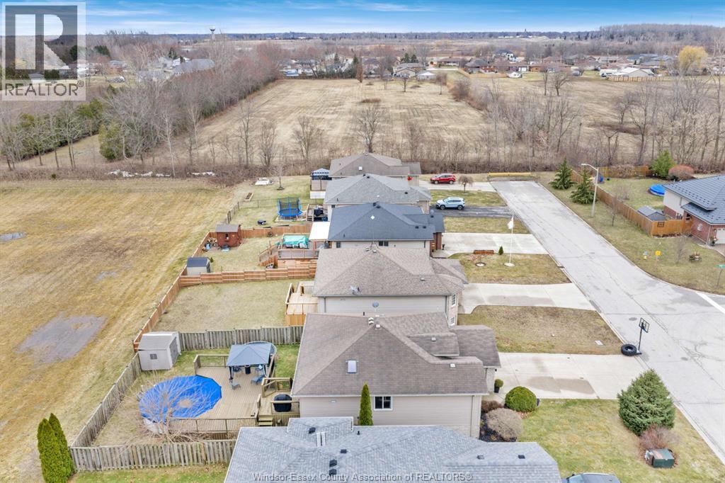 572 Pettypiece Drive, Amherstburg, Ontario  N9V 4C9 - Photo 40 - 26004902