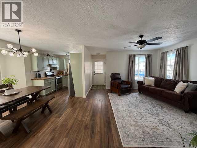 4 Boyer Close, High Level, Alberta  T0H 1Z0 - Photo 8 - A2291312