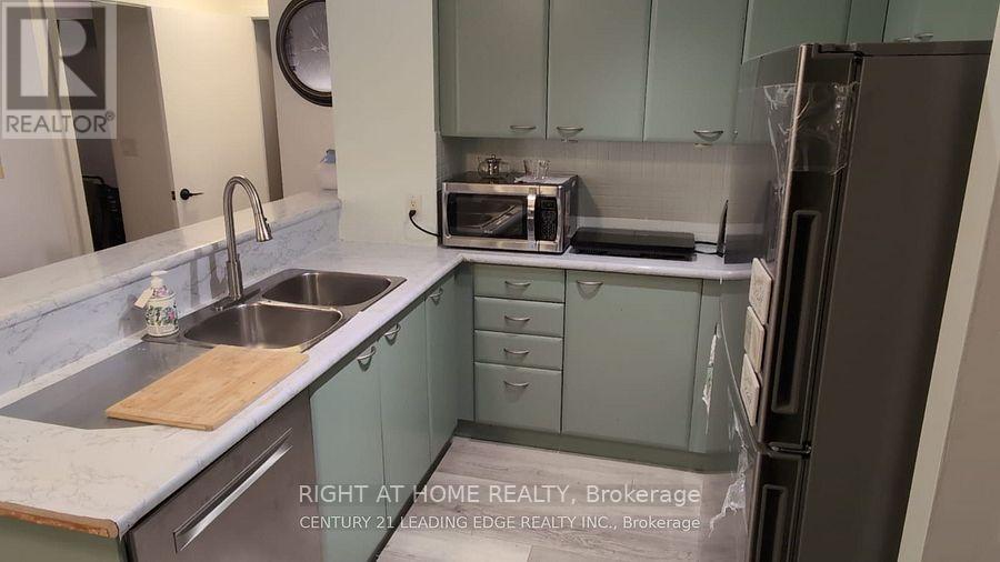 2207 - 38 Lee Centre Drive, Toronto, Ontario  M1H 3J7 - Photo 2 - E12851032