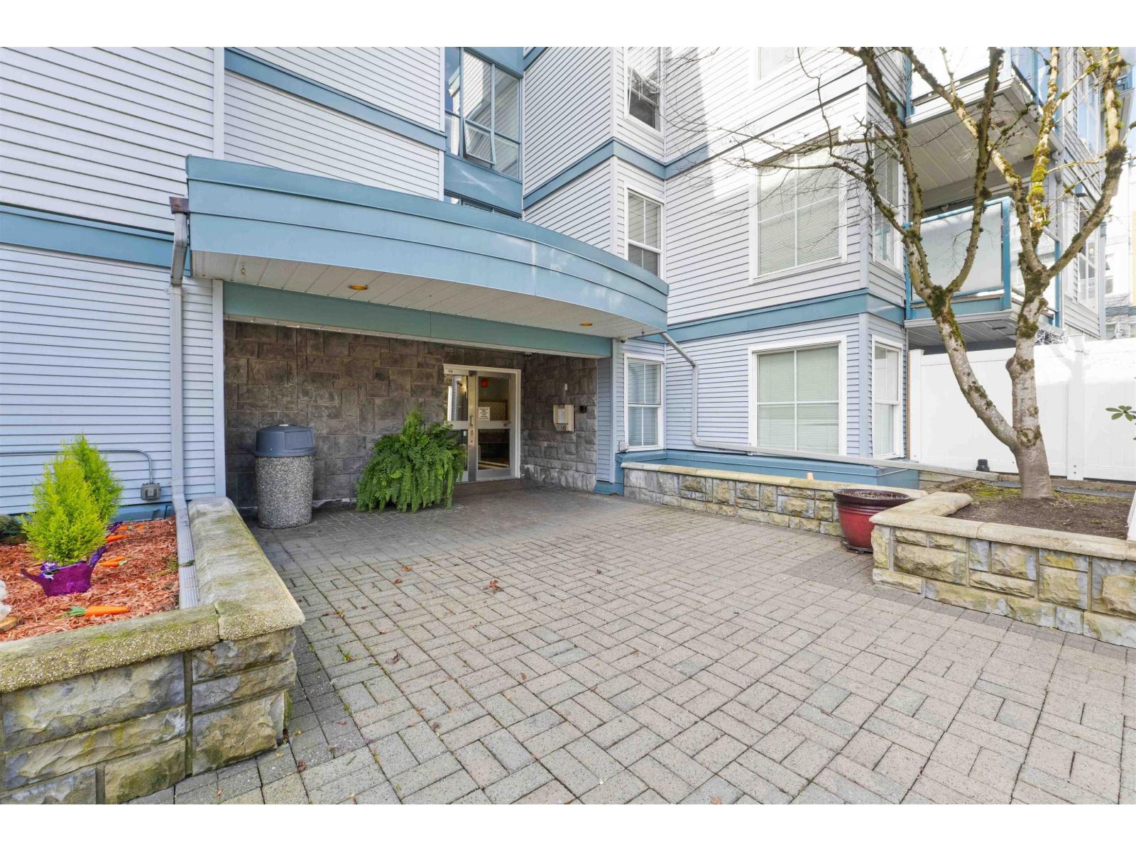 204 14885 100 Avenue, Surrey, British Columbia  V3R 0W1 - Photo 5 - R3098813