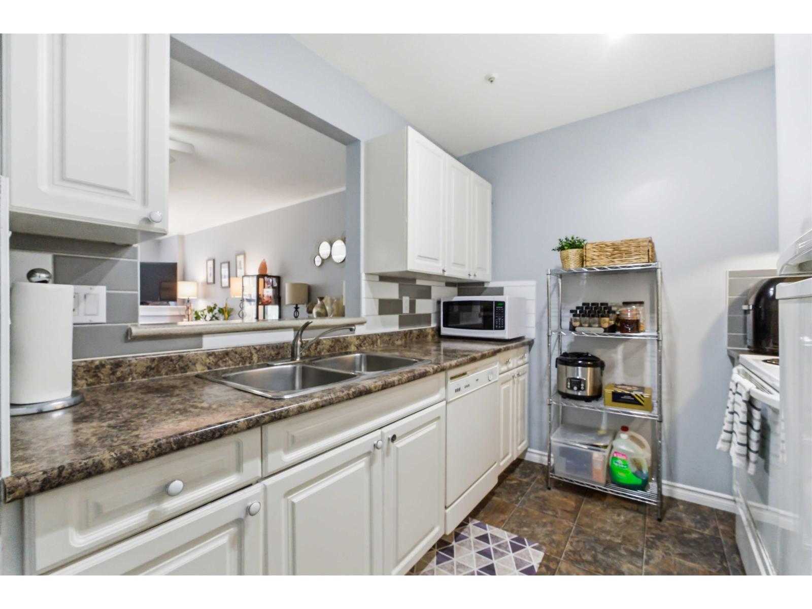 204 14885 100 Avenue, Surrey, British Columbia  V3R 0W1 - Photo 17 - R3098813