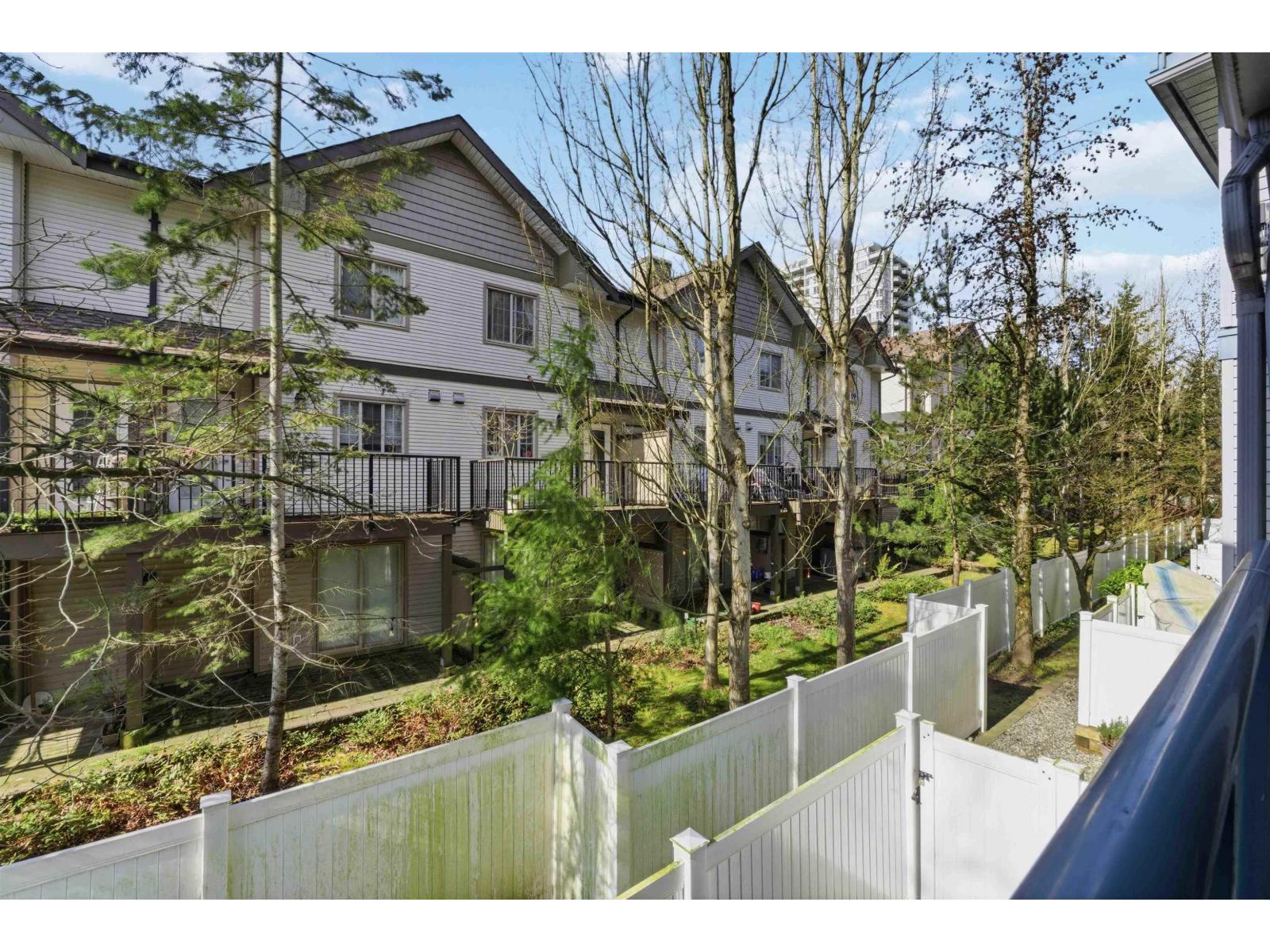 204 14885 100 Avenue, Surrey, British Columbia  V3R 0W1 - Photo 4 - R3098813