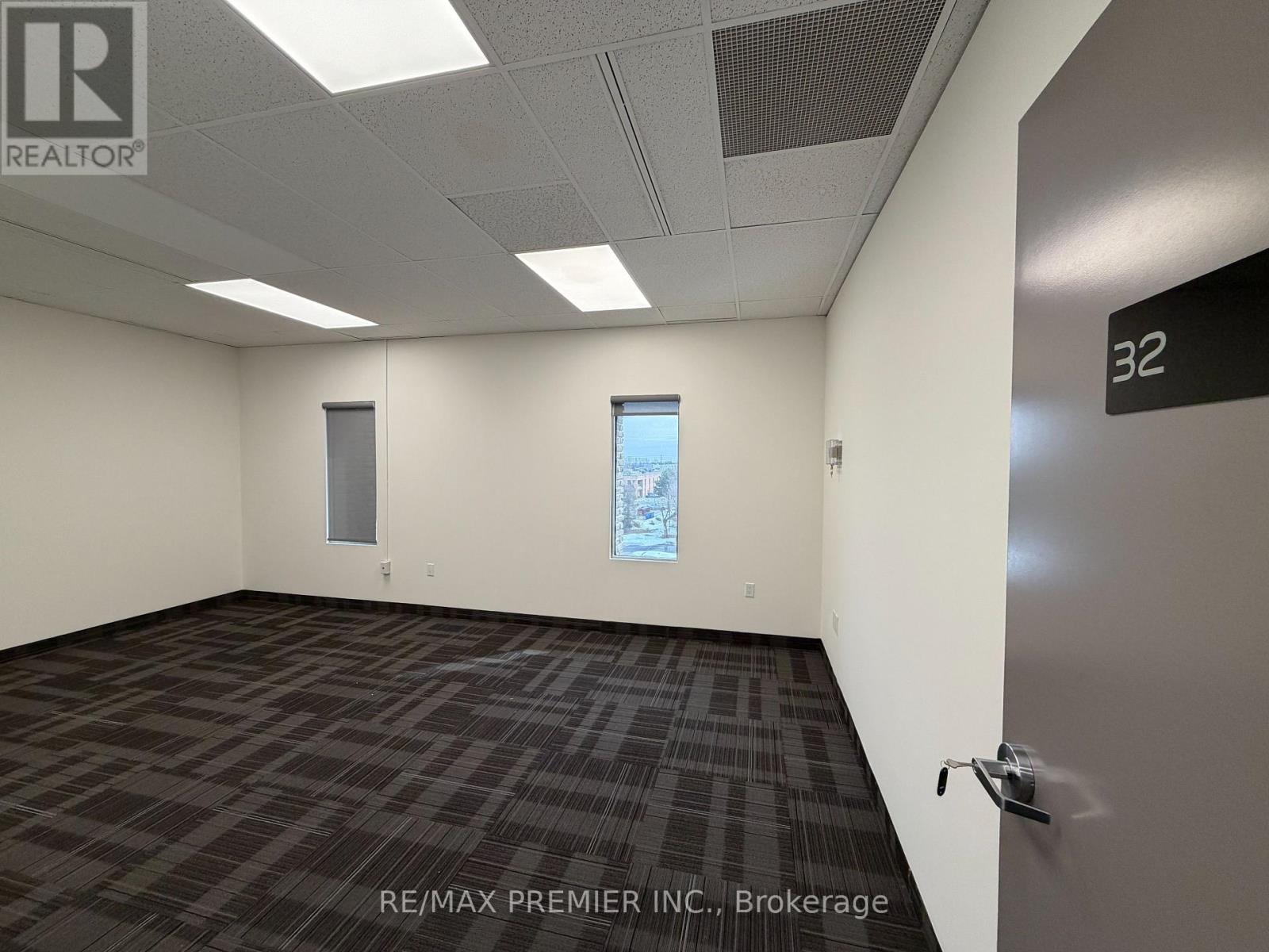 302-32 - 3390 South Service Road, Burlington, Ontario  L7N 3J5 - Photo 22 - W12835986