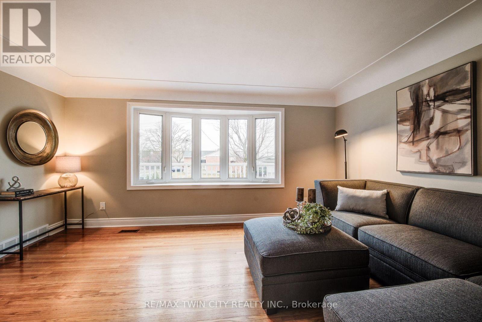 483 Ephraim Street, Waterloo, Ontario  N2B 2C5 - Photo 10 - X12876594