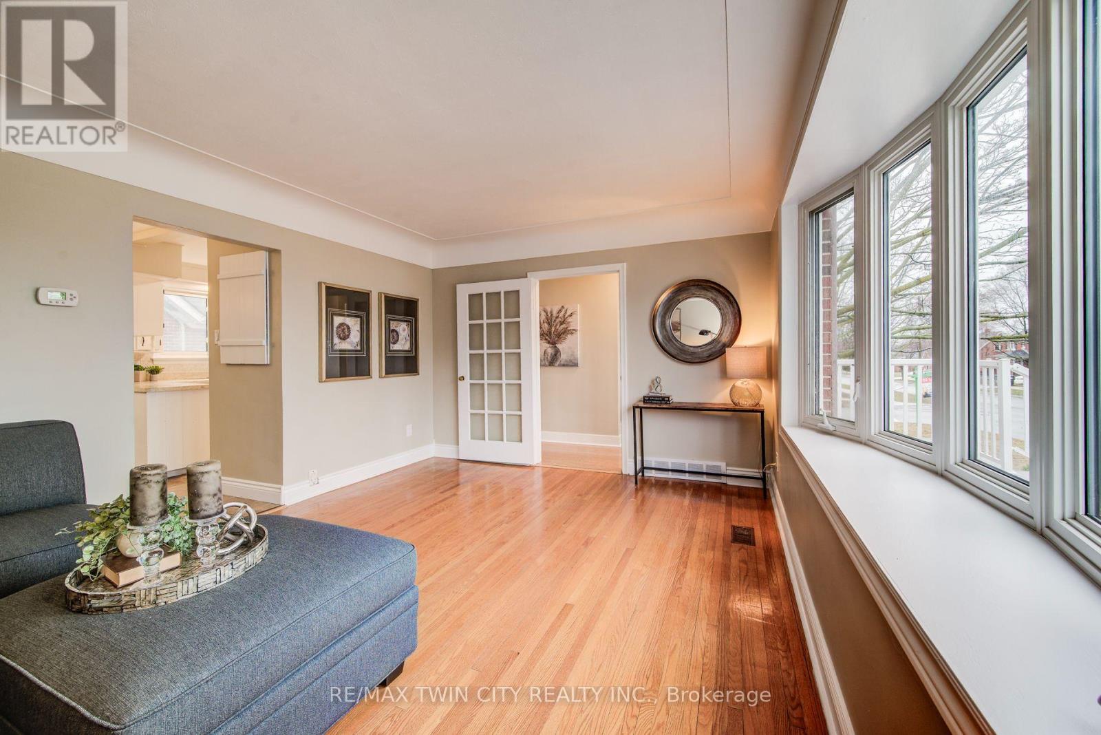 483 Ephraim Street, Waterloo, Ontario  N2B 2C5 - Photo 11 - X12876594