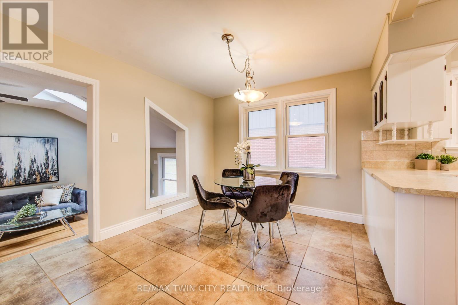 483 Ephraim Street, Waterloo, Ontario  N2B 2C5 - Photo 13 - X12876594