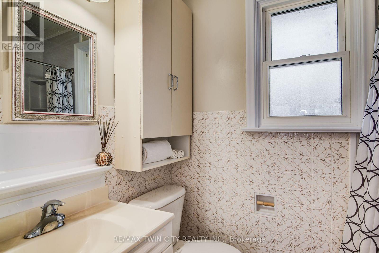 483 Ephraim Street, Waterloo, Ontario  N2B 2C5 - Photo 29 - X12876594