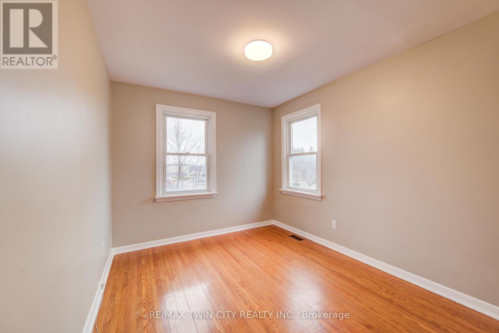 483 Ephraim Street, Waterloo, Ontario  N2B 2C5 - Photo 35 - X12876594