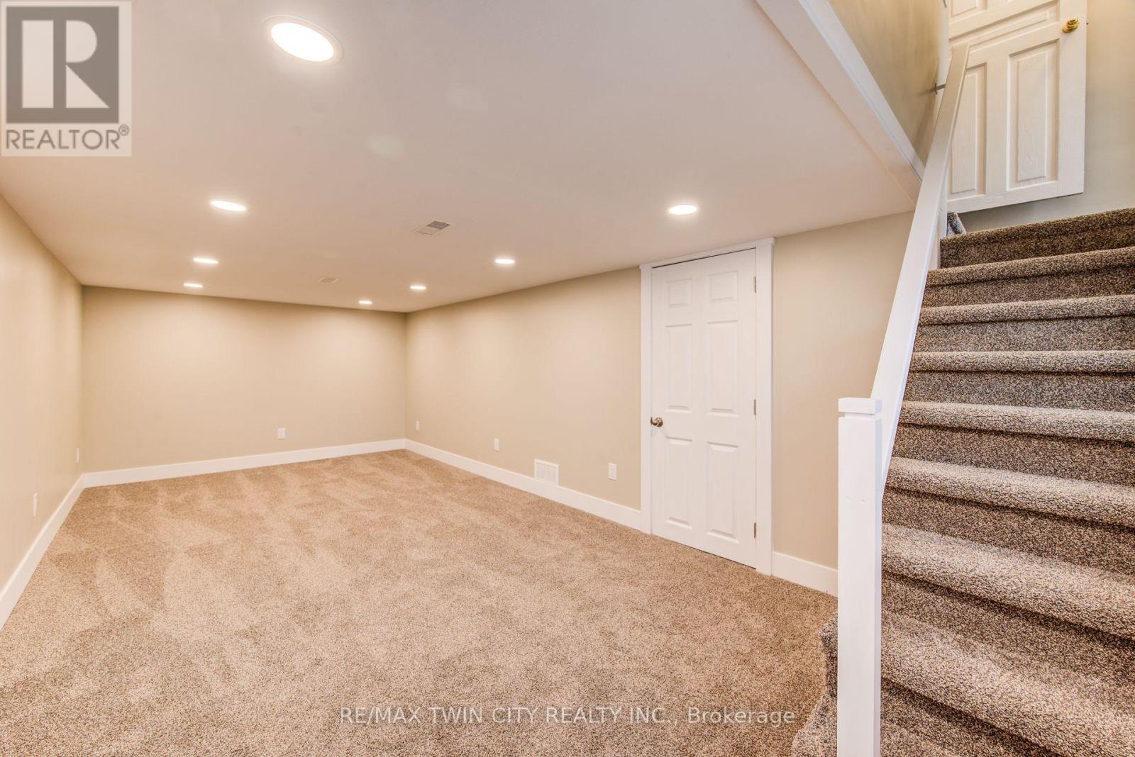 483 Ephraim Street, Waterloo, Ontario  N2B 2C5 - Photo 37 - X12876594