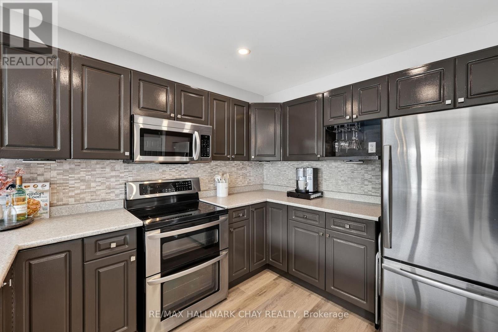 160 Mcbride Drive, St. Catharines, Ontario  L2S 4E3 - Photo 7 - X12876626