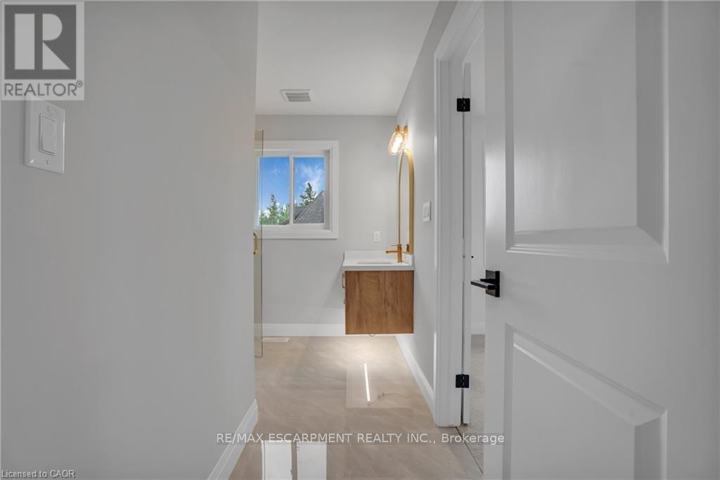 382a Southcote Road, Hamilton, Ontario  L9G 2W3 - Photo 32 - X12876678