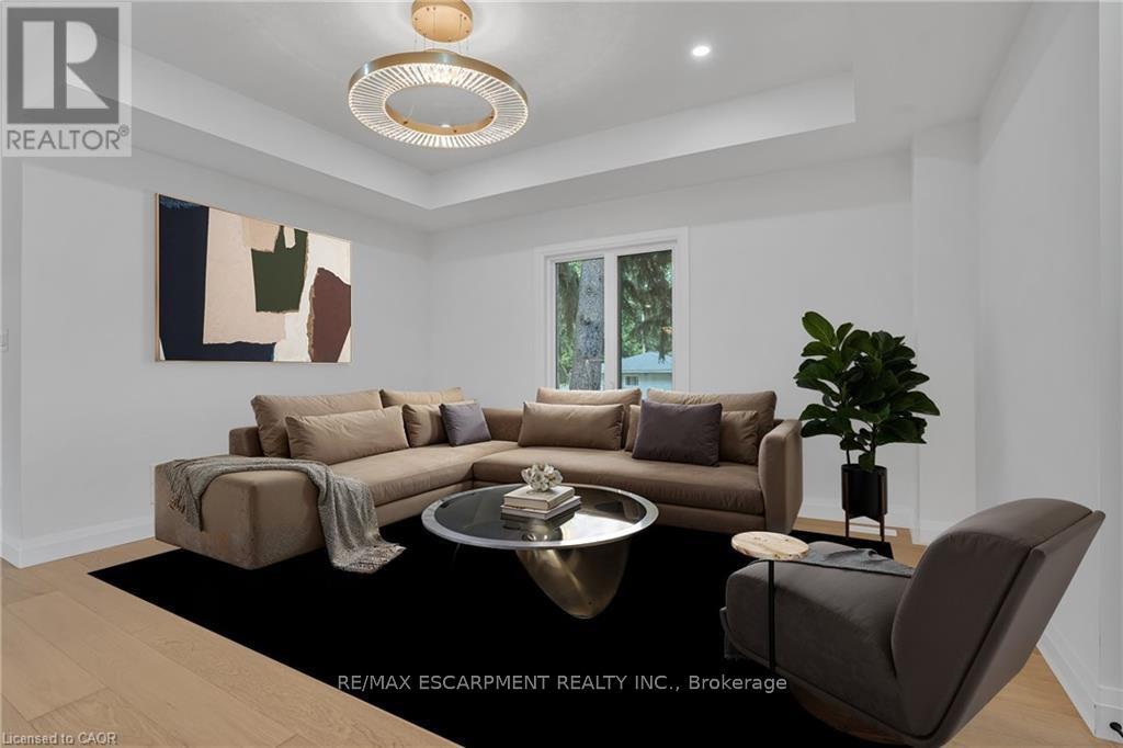 382a Southcote Road, Hamilton, Ontario  L9G 2W3 - Photo 4 - X12876678