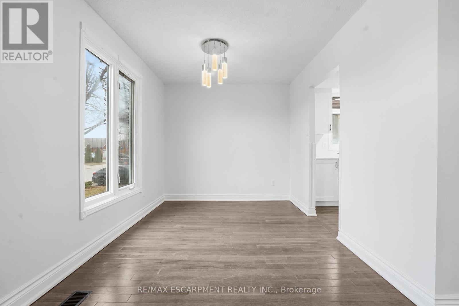 50 Lawnhurst Drive, Hamilton, Ontario  L8V 4P1 - Photo 11 - X12876716