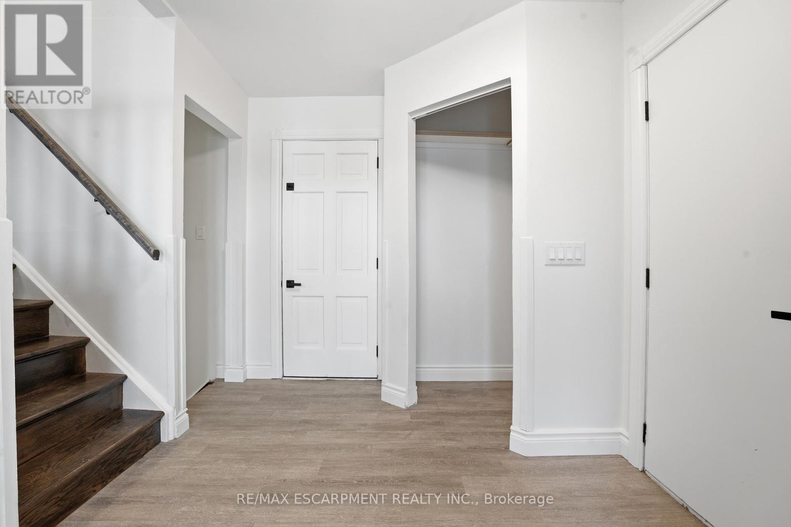 50 Lawnhurst Drive, Hamilton, Ontario  L8V 4P1 - Photo 6 - X12876716