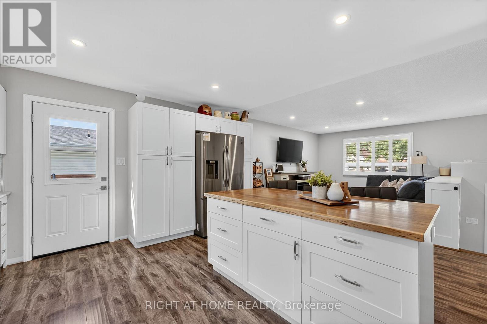 2220 Richardson Street, Innisfil, Ontario  L9S 1G5 - Photo 6 - N12857746