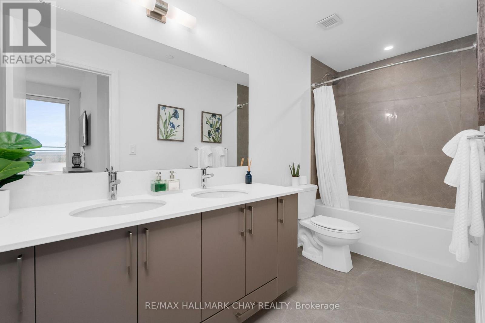 1105 - 58 Lakeside Terrace, Barrie (Little Lake), Ontario  L4N 9S2 - Photo 16 - S12876624