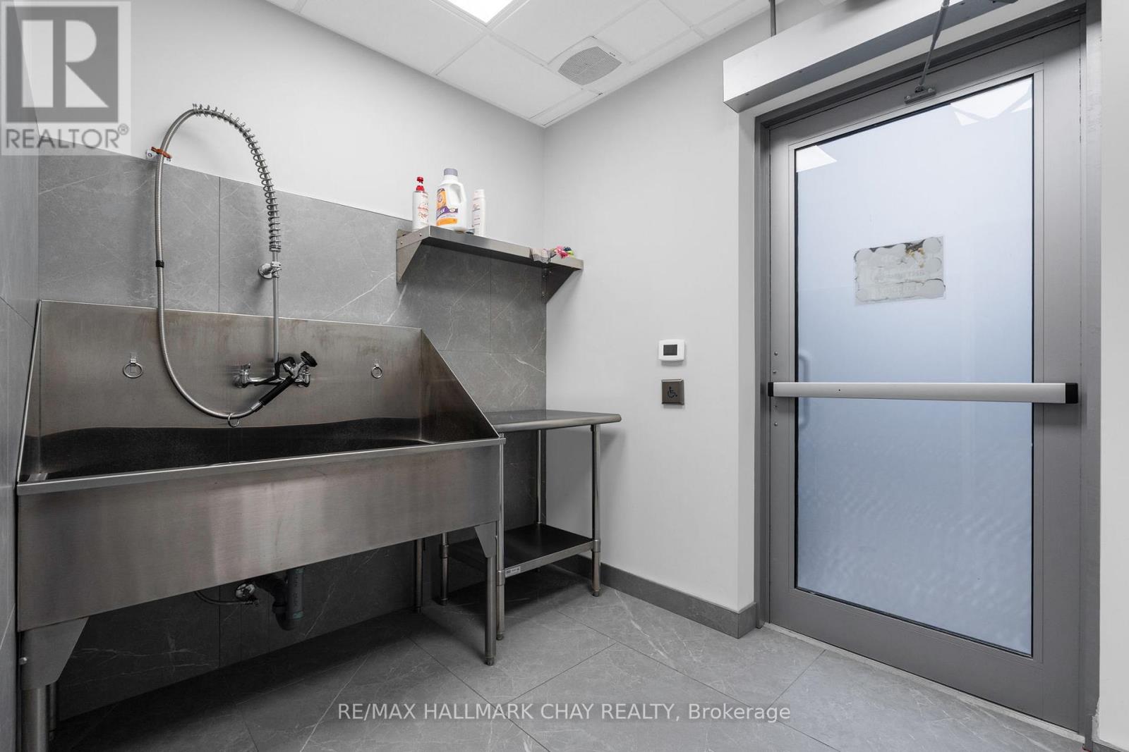 1105 - 58 Lakeside Terrace, Barrie (Little Lake), Ontario  L4N 9S2 - Photo 37 - S12876624