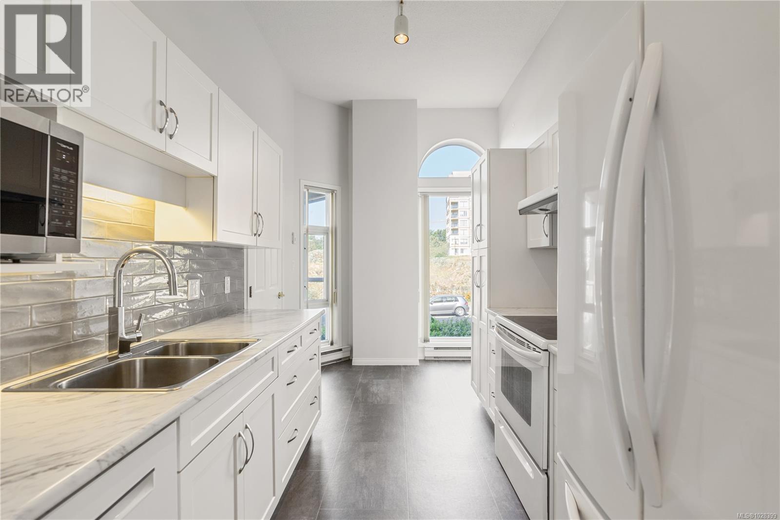 104 11 Cooperage Pl, Victoria, British Columbia  V9A 7J9 - Photo 12 - 1028399