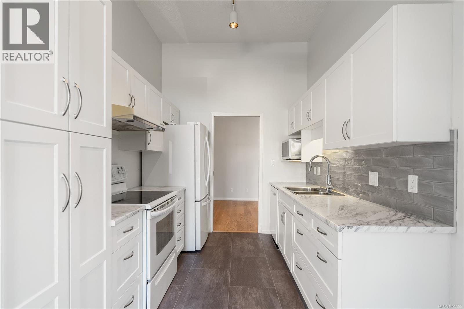 104 11 Cooperage Pl, Victoria, British Columbia  V9A 7J9 - Photo 14 - 1028399