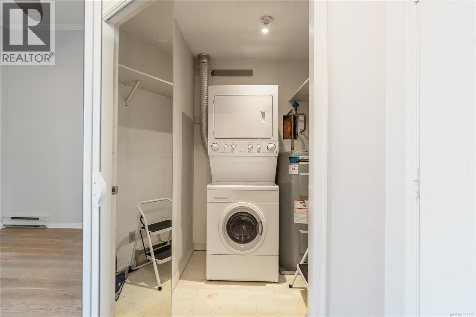 104 11 Cooperage Pl, Victoria, British Columbia  V9A 7J9 - Photo 23 - 1028399