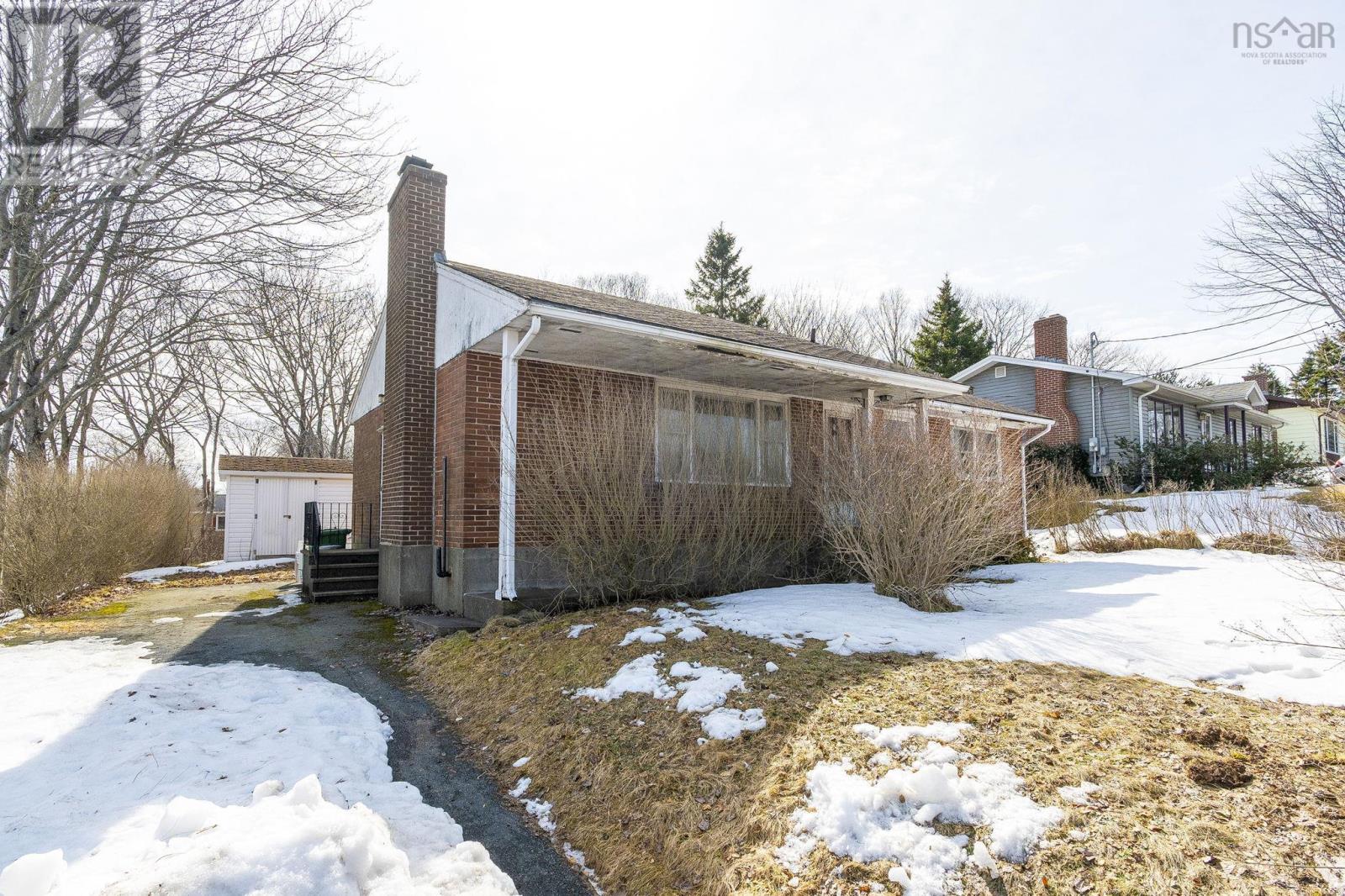 42 Oakwood Avenue, Dartmouth, Nova Scotia  B2W 3C9 - Photo 3 - 202604448