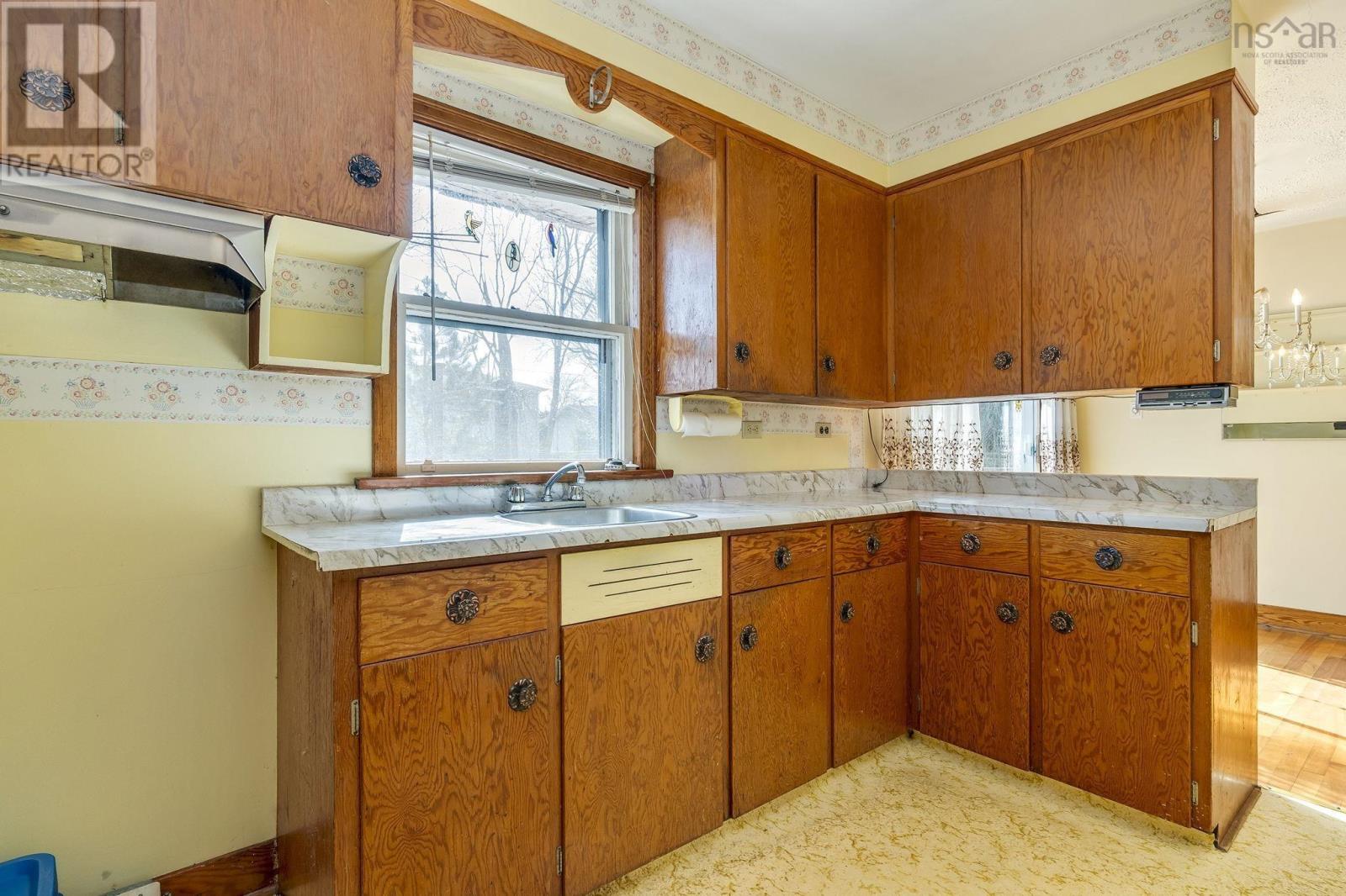 42 Oakwood Avenue, Dartmouth, Nova Scotia  B2W 3C9 - Photo 8 - 202604448