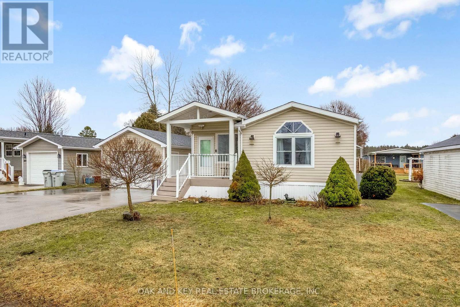 18 George Street, Strathroy-Caradoc, Ontario  N7G 3K9 - Photo 2 - X12876762