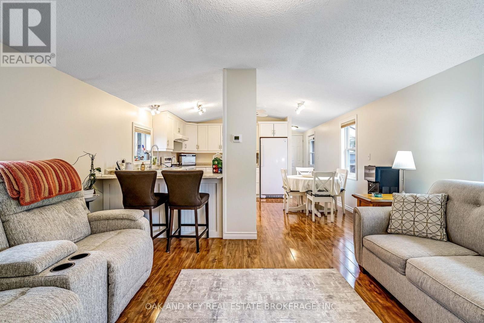 18 George Street, Strathroy-Caradoc, Ontario  N7G 3K9 - Photo 9 - X12876762