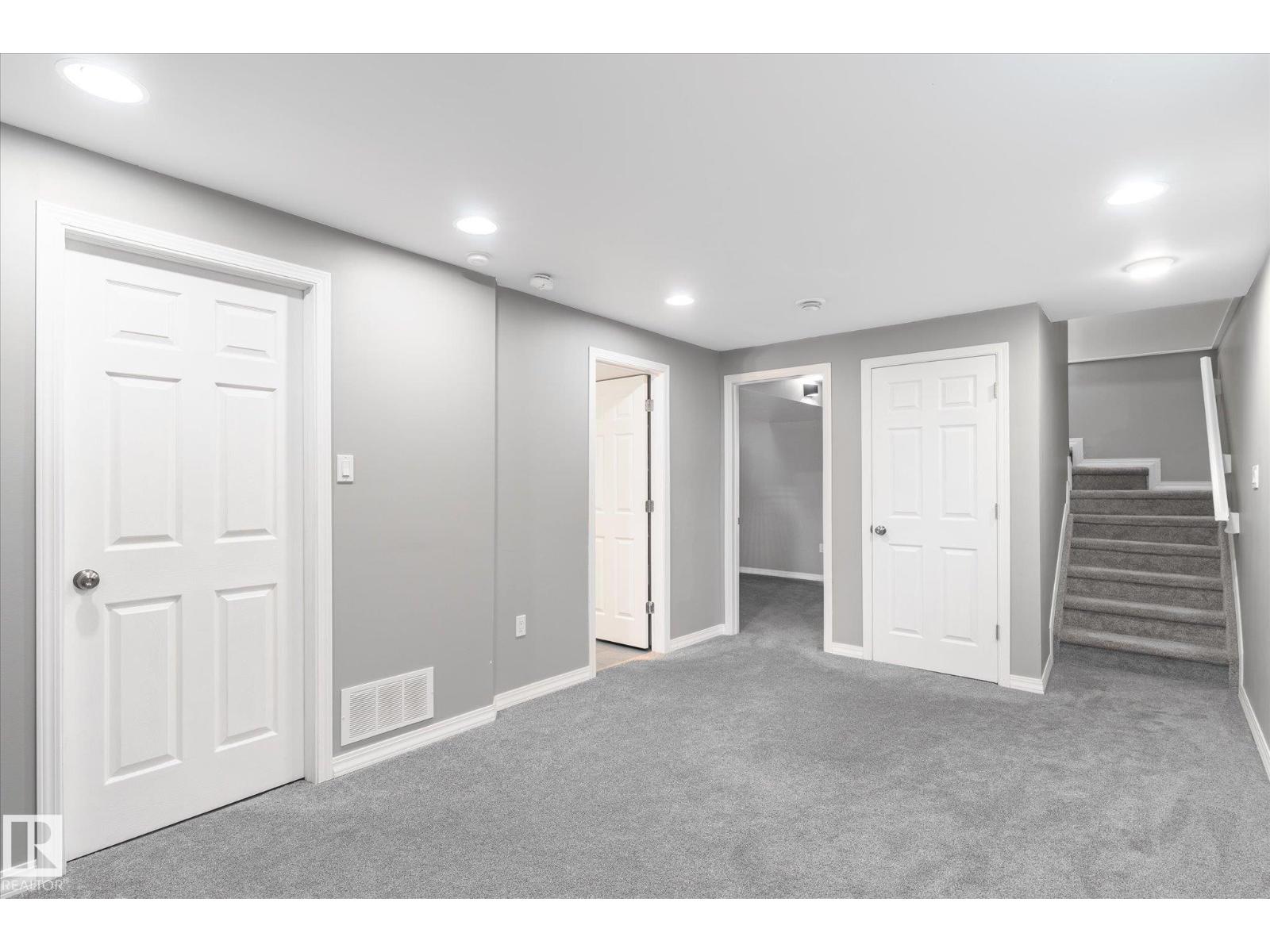 5521 Stevens Cr Nw, Edmonton, Alberta  T6R 3R4 - Photo 33 - E4477086