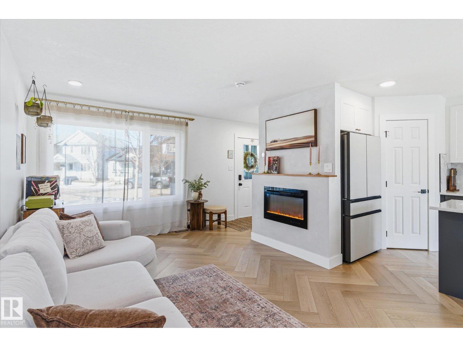 5521 Stevens Cr Nw, Edmonton, Alberta  T6R 3R4 - Photo 4 - E4477086