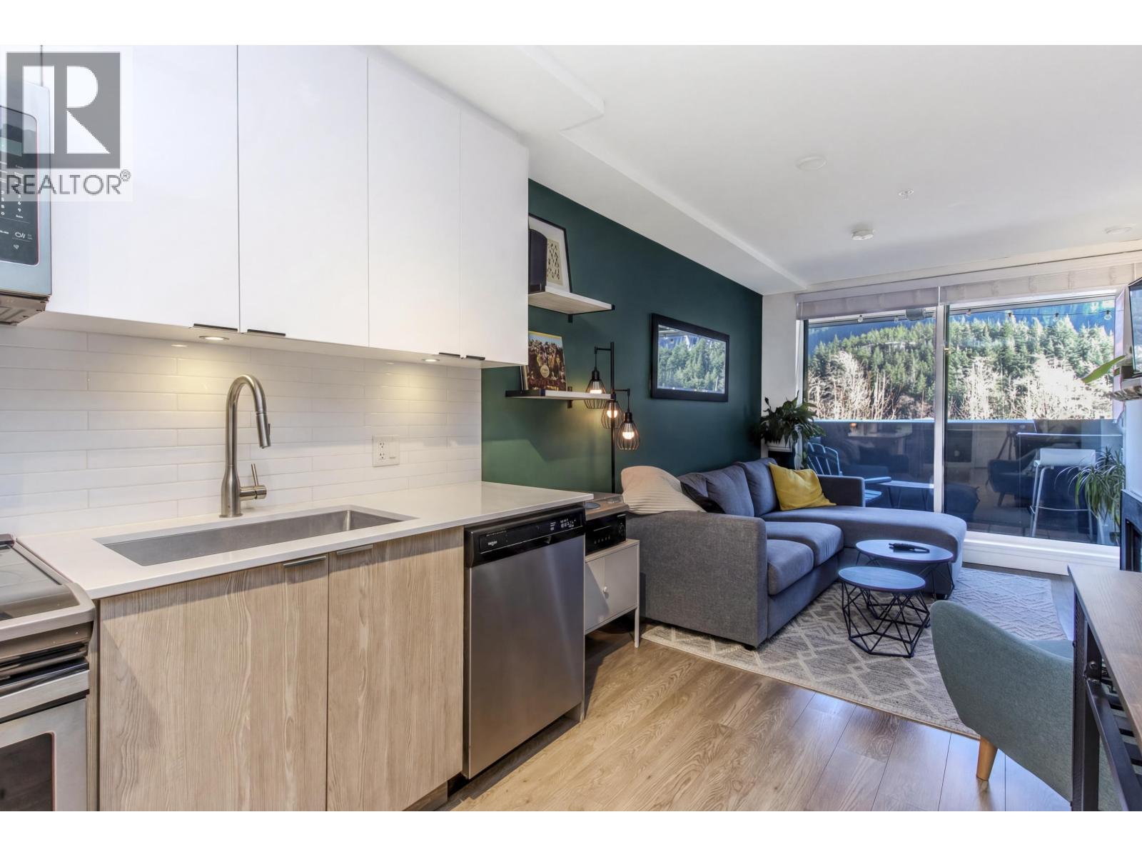 202 37881 Cleveland Avenue, Squamish, British Columbia  V8B 0Z7 - Photo 11 - R3099172