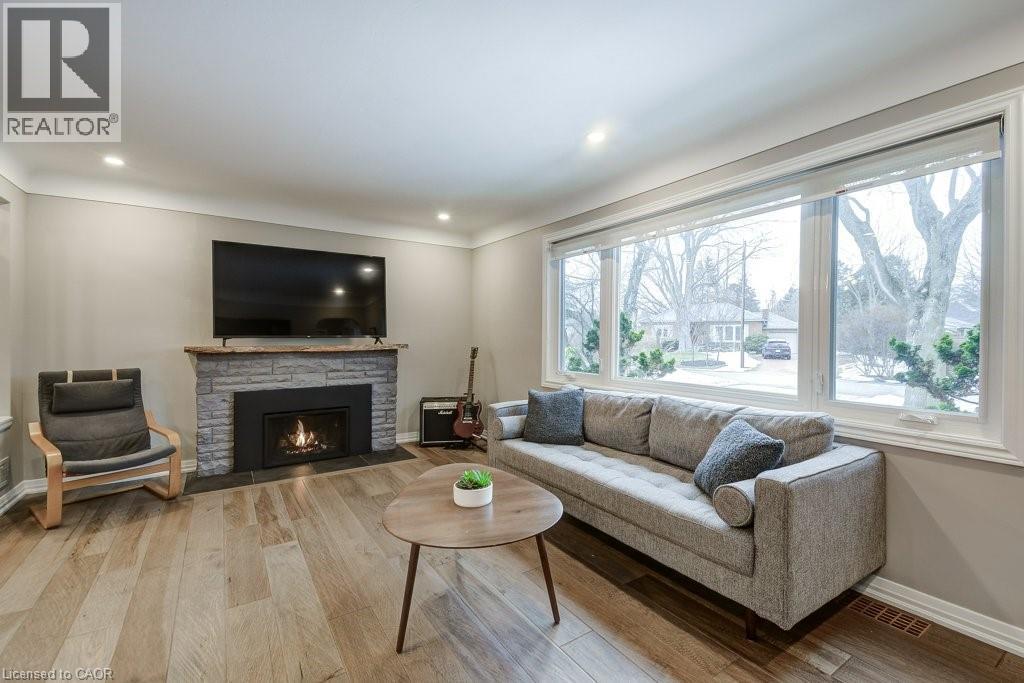 34 Oakley Court, Ancaster, Ontario  L9G 1T5 - Photo 7 - 40811794