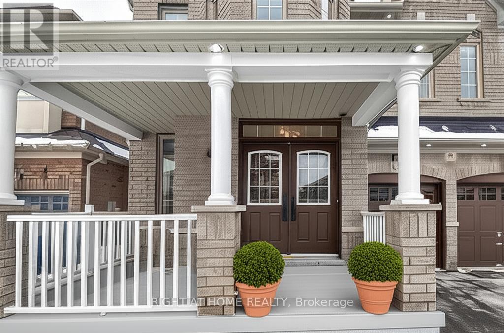 90 Maplebank Crescent, Whitchurch-Stouffville, Ontario  L4A 0R8 - Photo 2 - N12876760