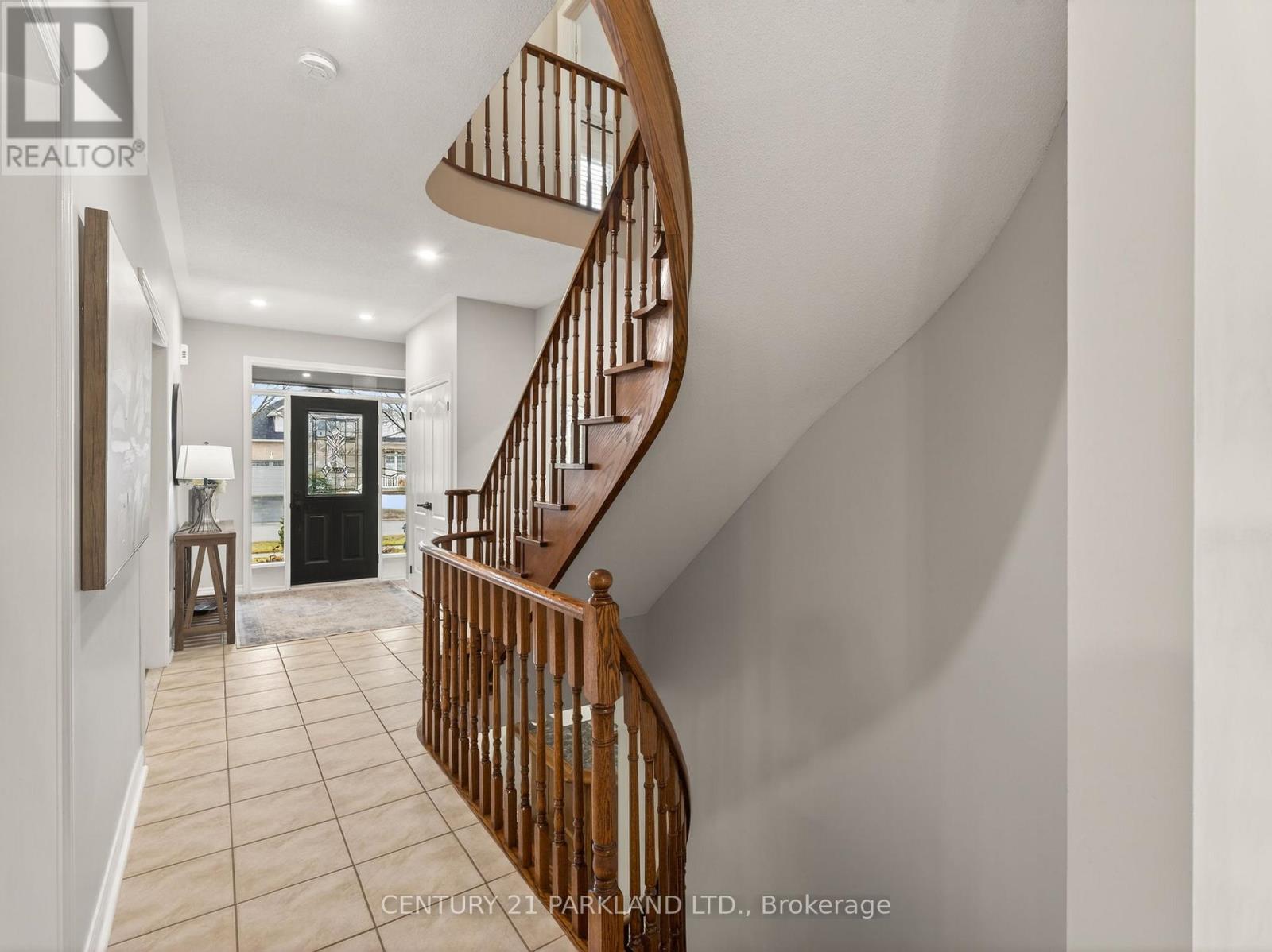 5 Brownscombe Crescent, Uxbridge, Ontario  L9P 1X9 - Photo 3 - N12876774