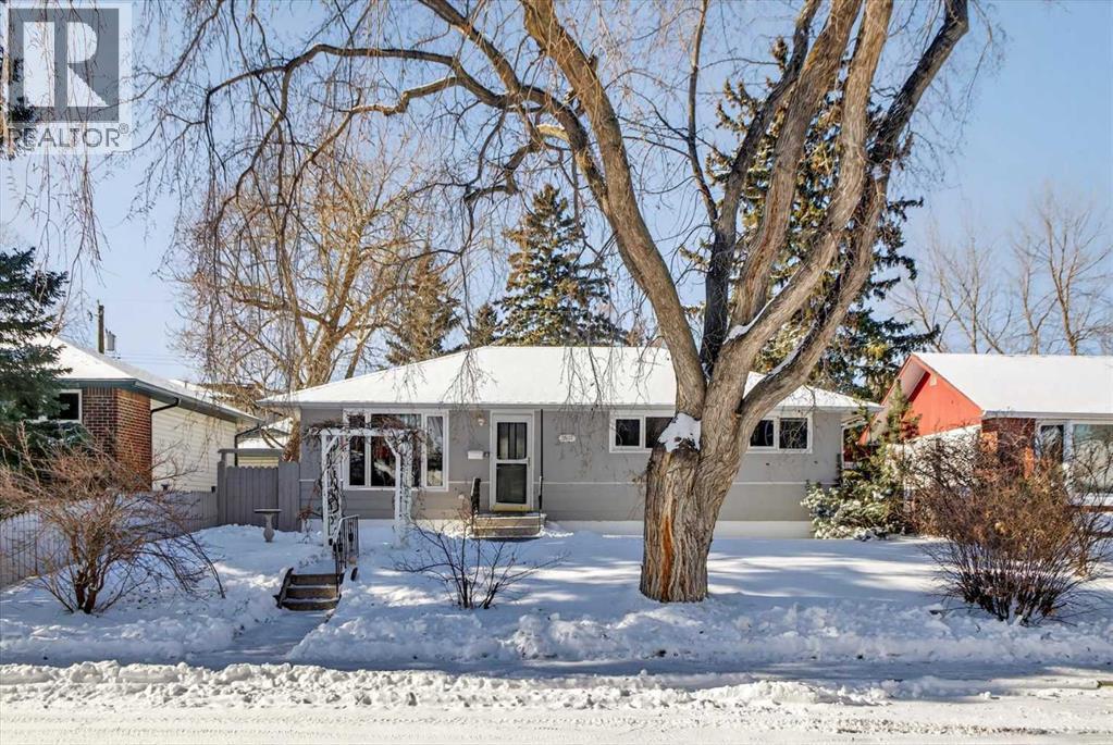 3527 42 Street Sw, Calgary, Alberta  T3E 2M7 - Photo 2 - A2291472