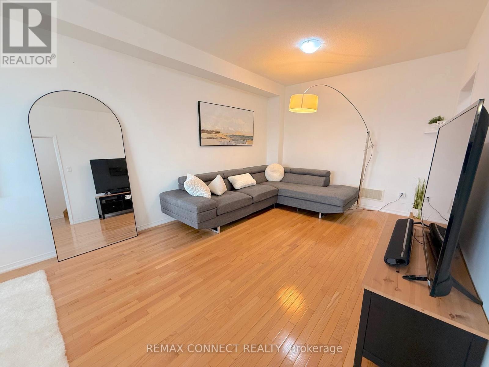 174 Sussexvale Drive, Brampton, Ontario  L6R 3R1 - Photo 9 - W12876470